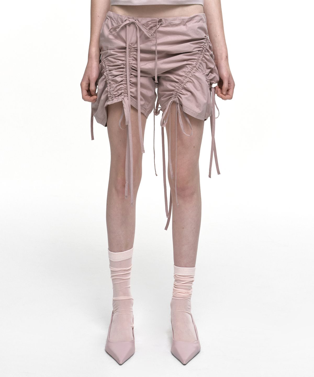 나체(NACHE) STRAP SHIRRING SHORTS DUSTY PINK