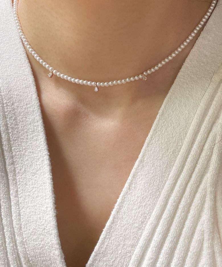DELICATE MINI PEARL NECKLACE