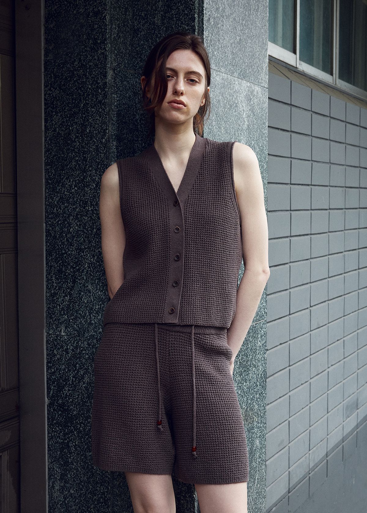 우마뭉(UMARMUNG) Cotton linen drawstring waist vest_Wood