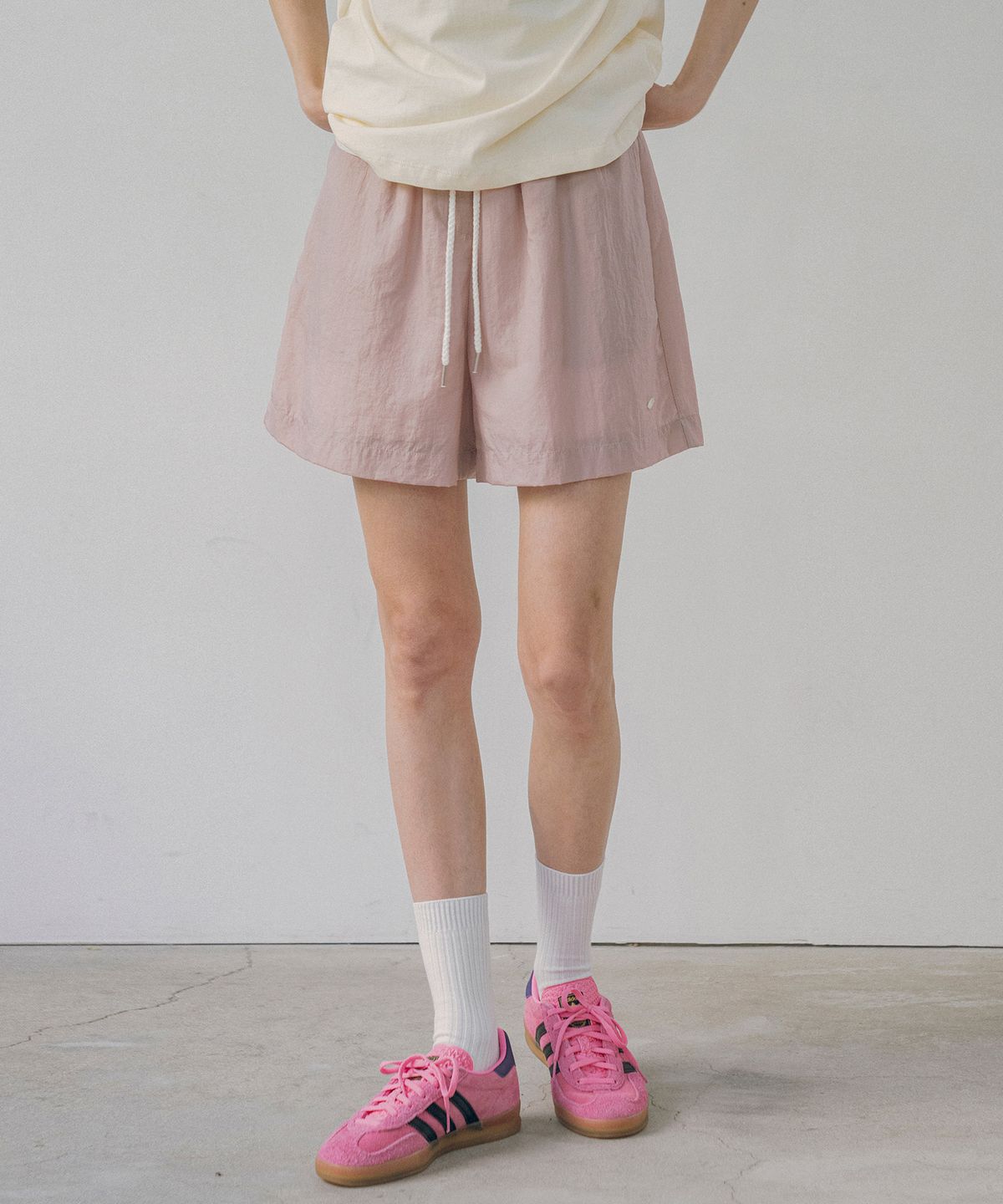 반원 아틀리에(VANONE ATELIER) P3192 밴딩 나일론 쇼츠_Indie pink