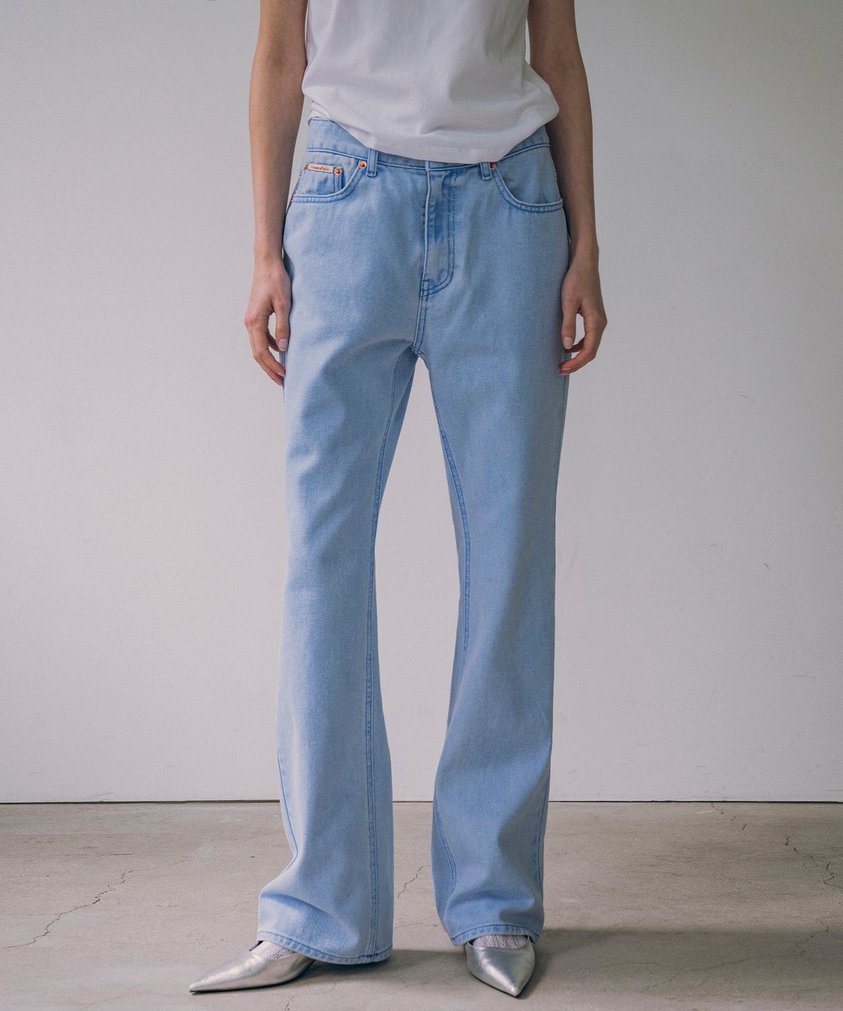 반원 아틀리에(VANONE ATELIER) P3194 피그먼트 플레어 팬츠_Sky blue