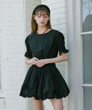 스모킹 퍼프 미디 드레스 블랙