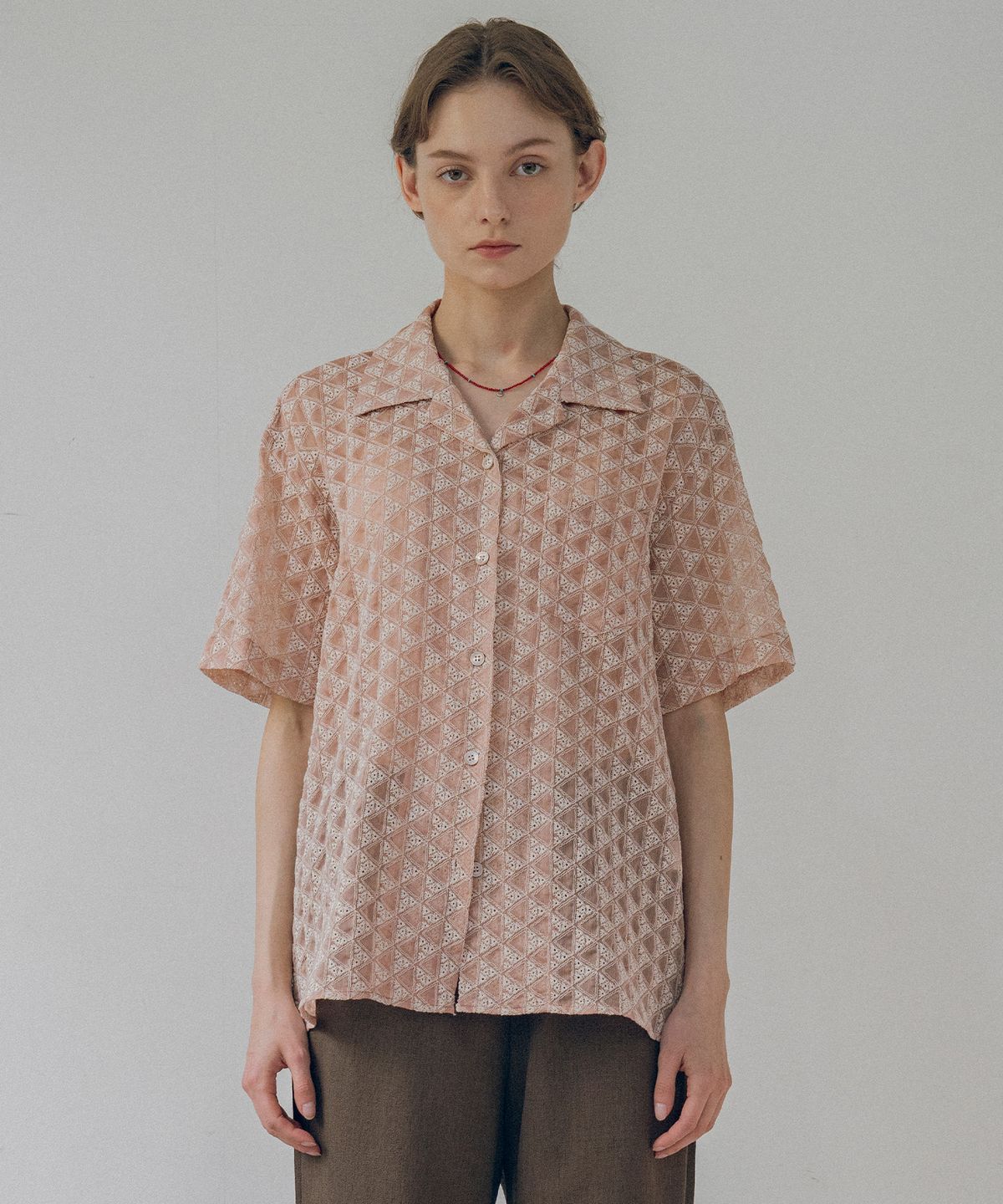 반원 아틀리에(VANONE ATELIER) A3476 플라워 오픈 칼라 셔츠_Indie pink