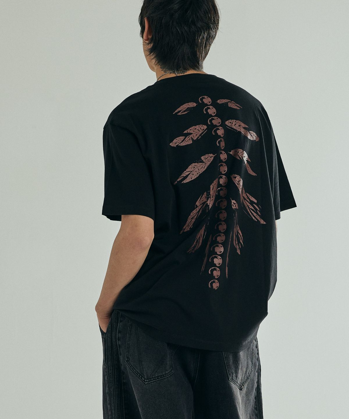 본바트(VONVAT) Leaves Bone Short Sleeve (Black)