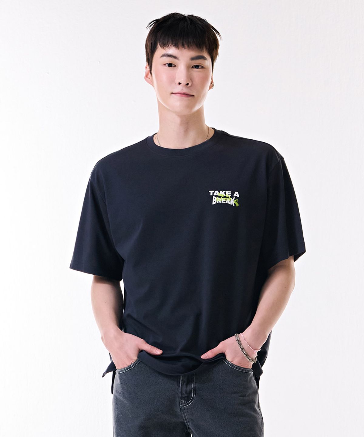 체이스컬트(CHASECULT) 공용 레터링 그래픽 반팔 티셔츠-DBRU5827D09