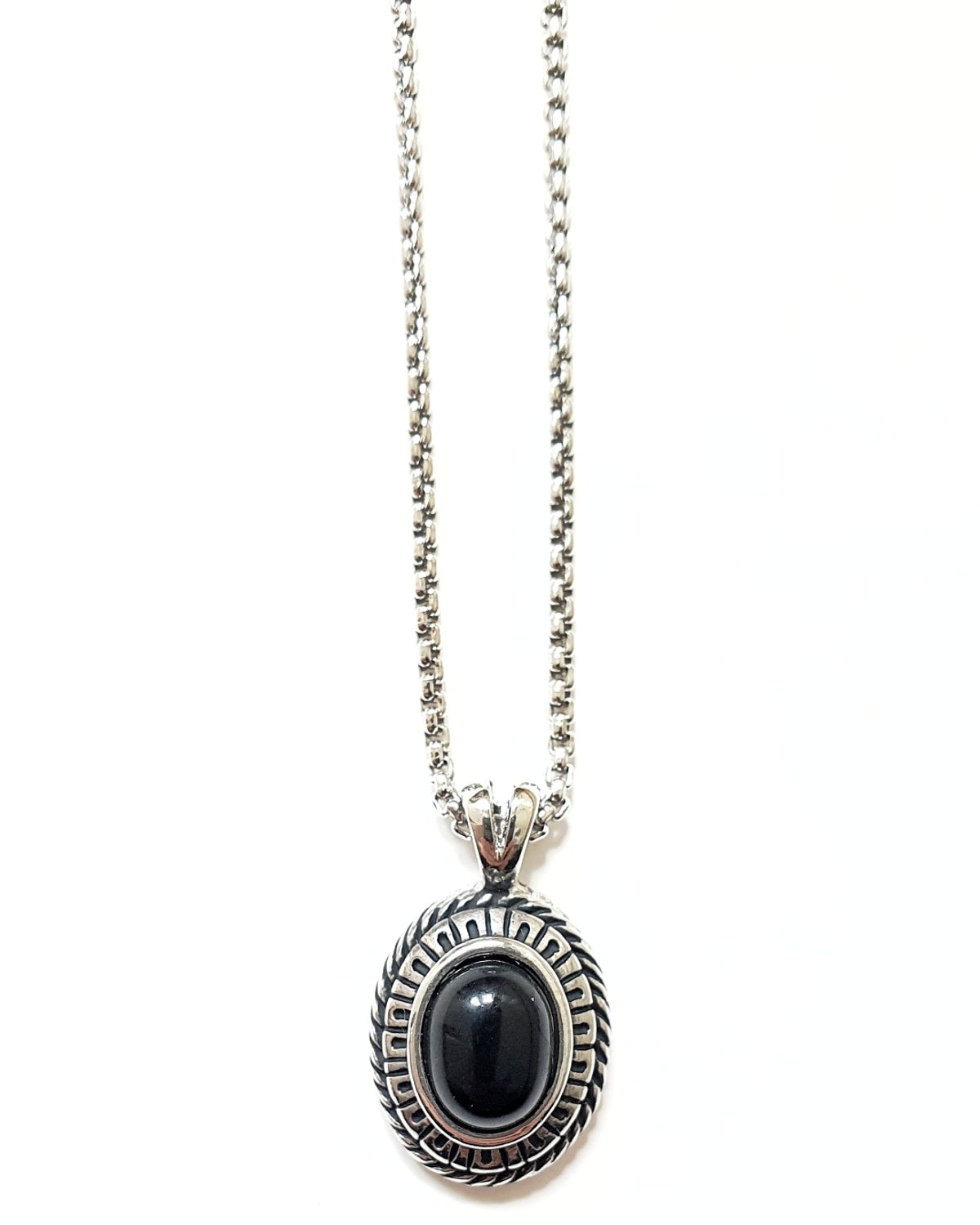 바이브(BYBE) STONE PENDANT NECKLACE(BLACK)