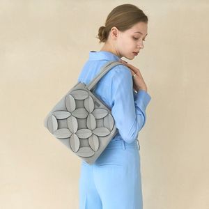 리프 사각토트백- 연그레이