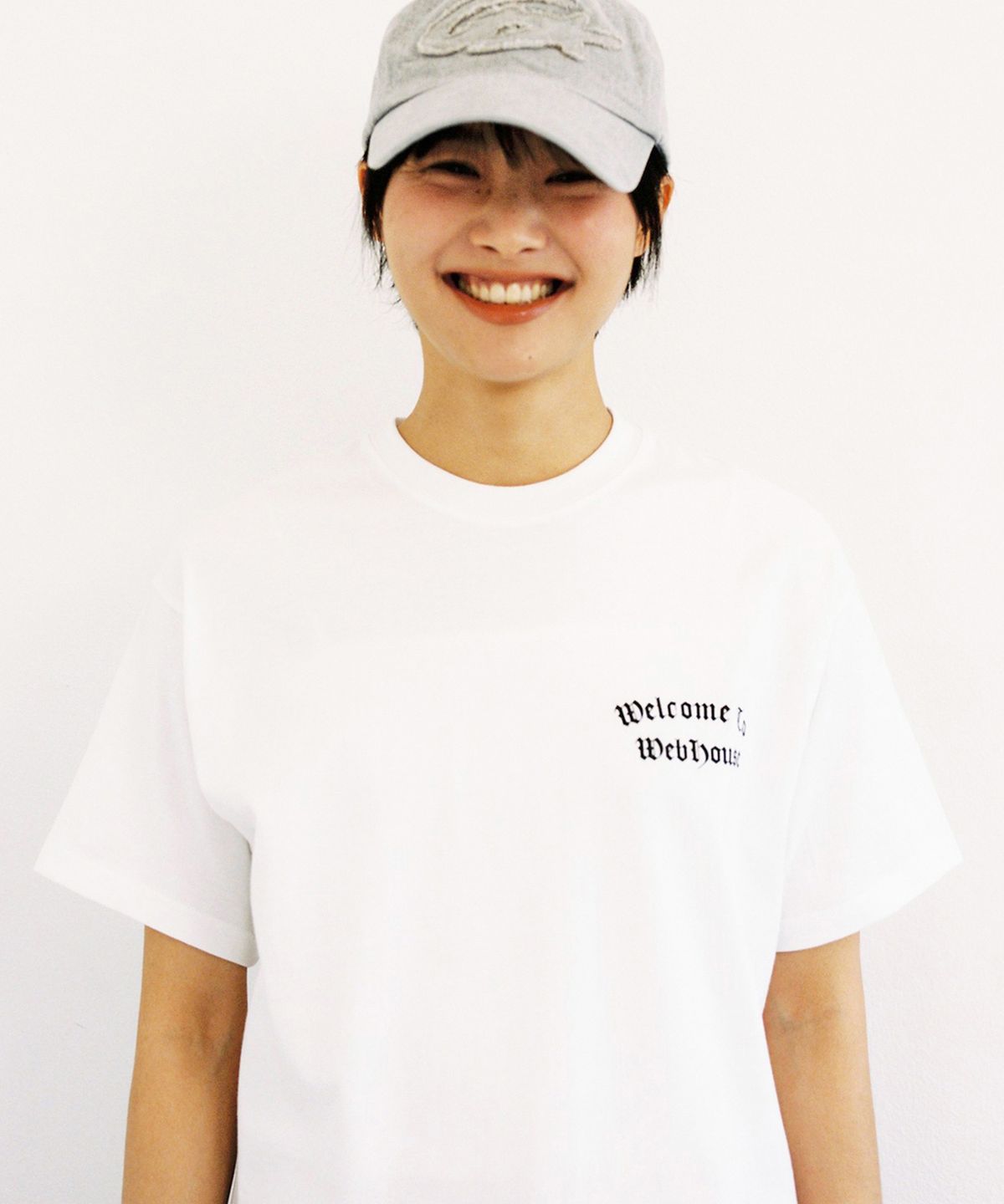 웹하우스(WEBHOUSE) 웰컴 로고 티 - 화이트
