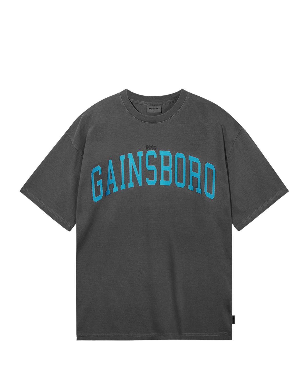 게인스보로(GAINSBORO) [쿨코튼] 피그먼트 아치로고 티셔츠_다크그레이
