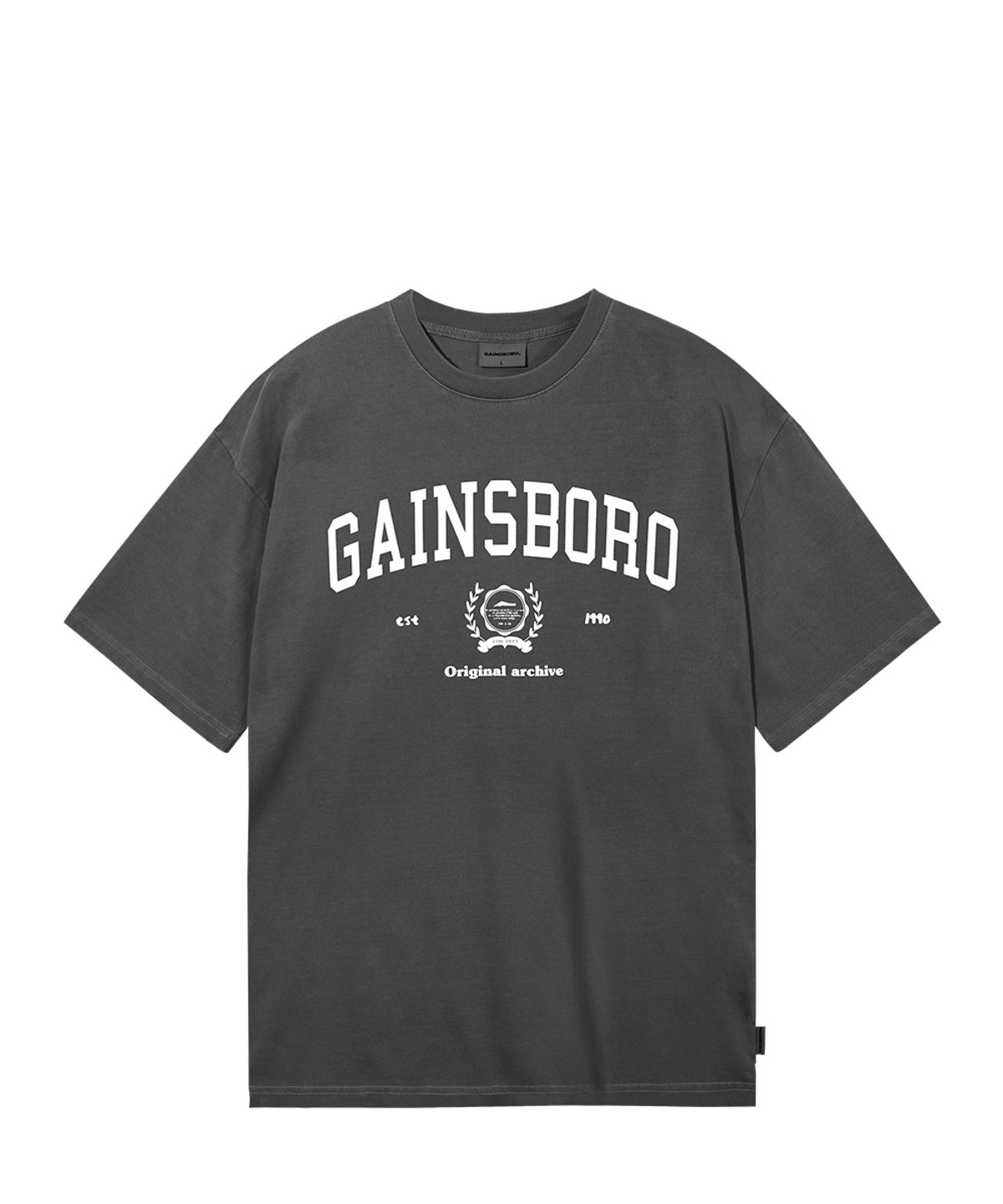 게인스보로(GAINSBORO) [쿨코튼] 피그먼트 아치레터링 티셔츠_다크그레이