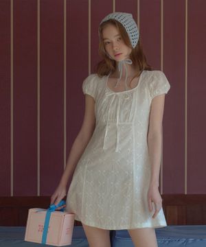 쥬니 리본 자수 스퀘어 원피스