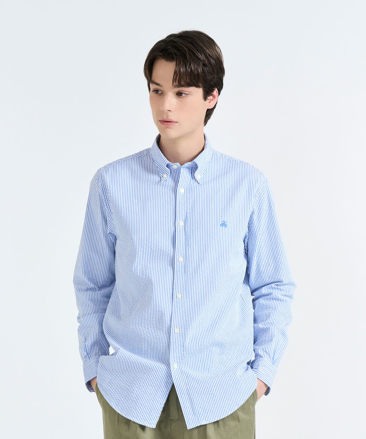 브룩스 브라더스(BROOKS BROTHERS) 레귤러핏 시어서커 스트라이프 셔츠 (블루) (BBTHMM0378MEM)