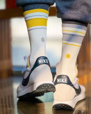 Socks arent normal, illug