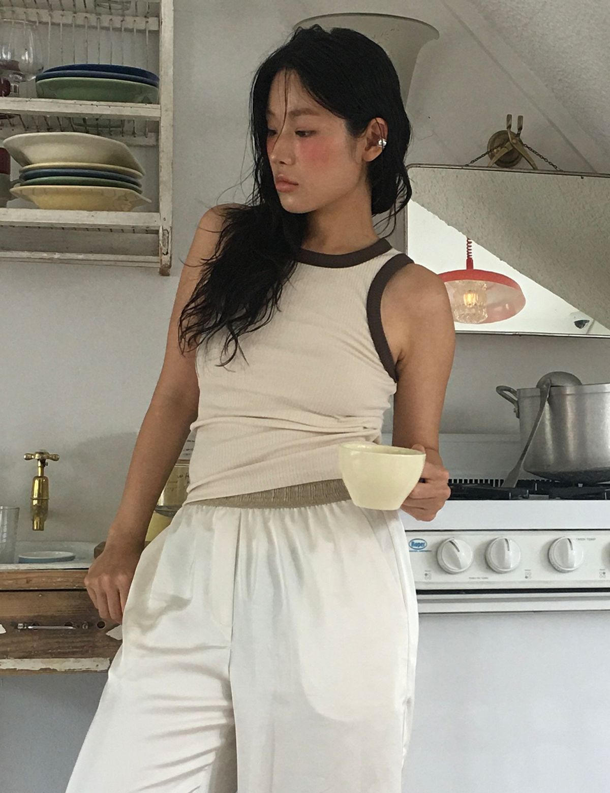 320쇼룸(320SHOWROOM) Ribbed Color-Blocked Sleeveless T Cream beige