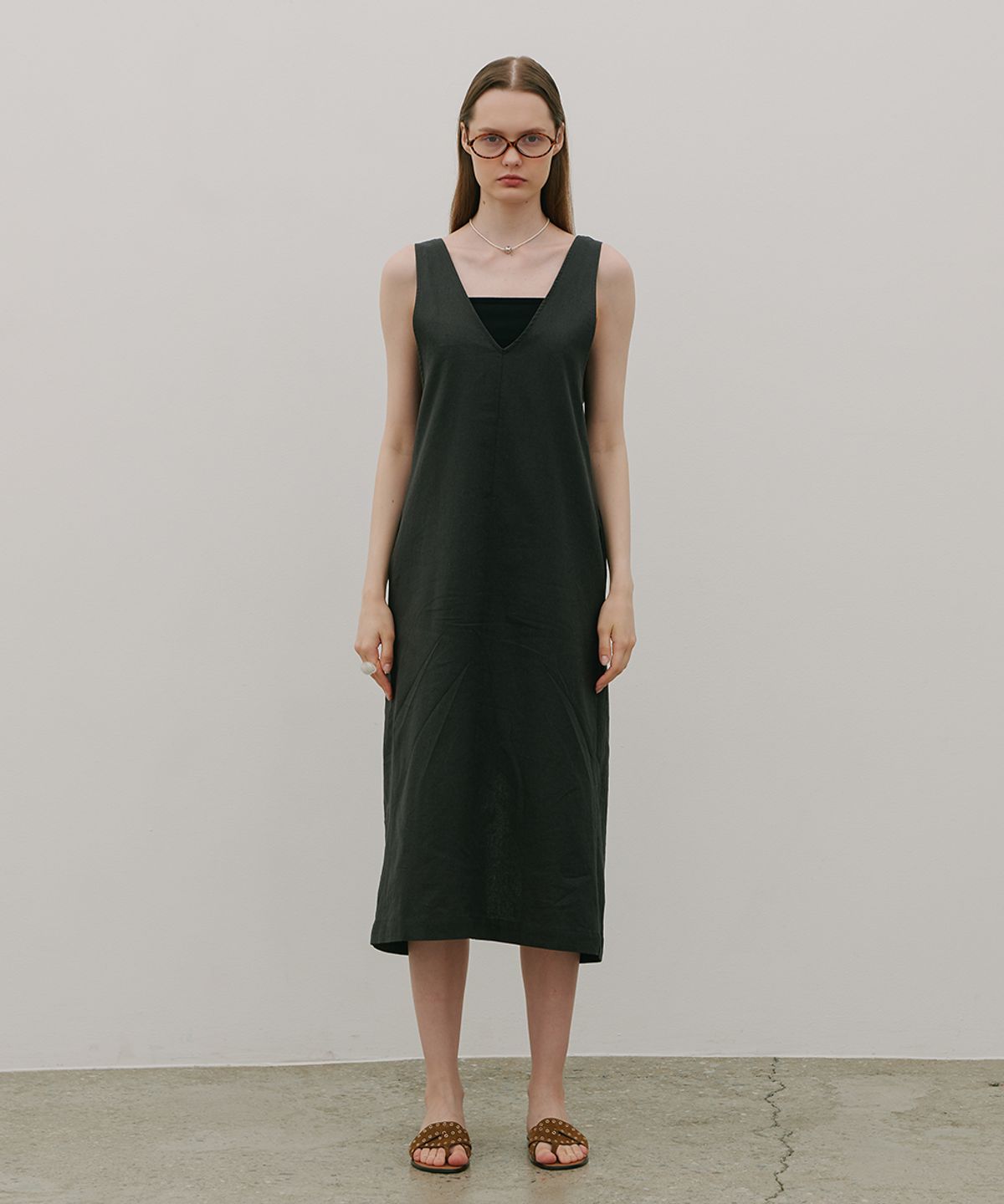 320쇼룸(320SHOWROOM) Two-Way Wrap Sleeveless Long Linen Dress Charcoal