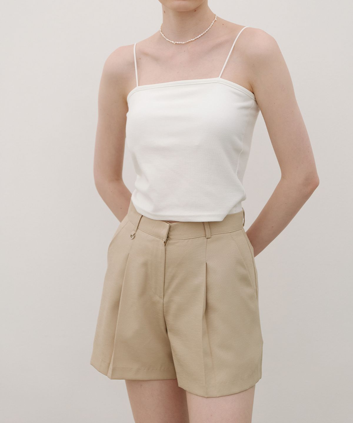 320쇼룸(320SHOWROOM) Utility Half Pintuck Shorts Butter beige