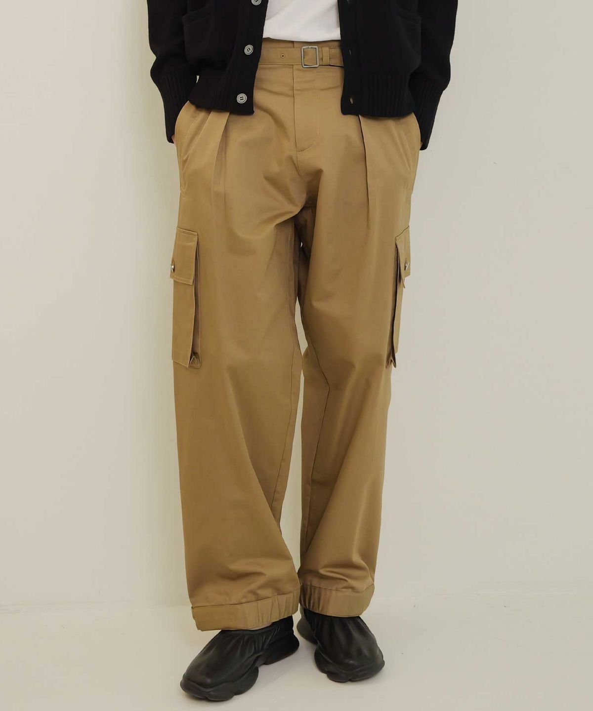 비욘드클로젯(BEYOND CLOSET) [COLLECTION LINE] 아카이브 90S 밀리터리 벨티드 카고 팬츠 베이지