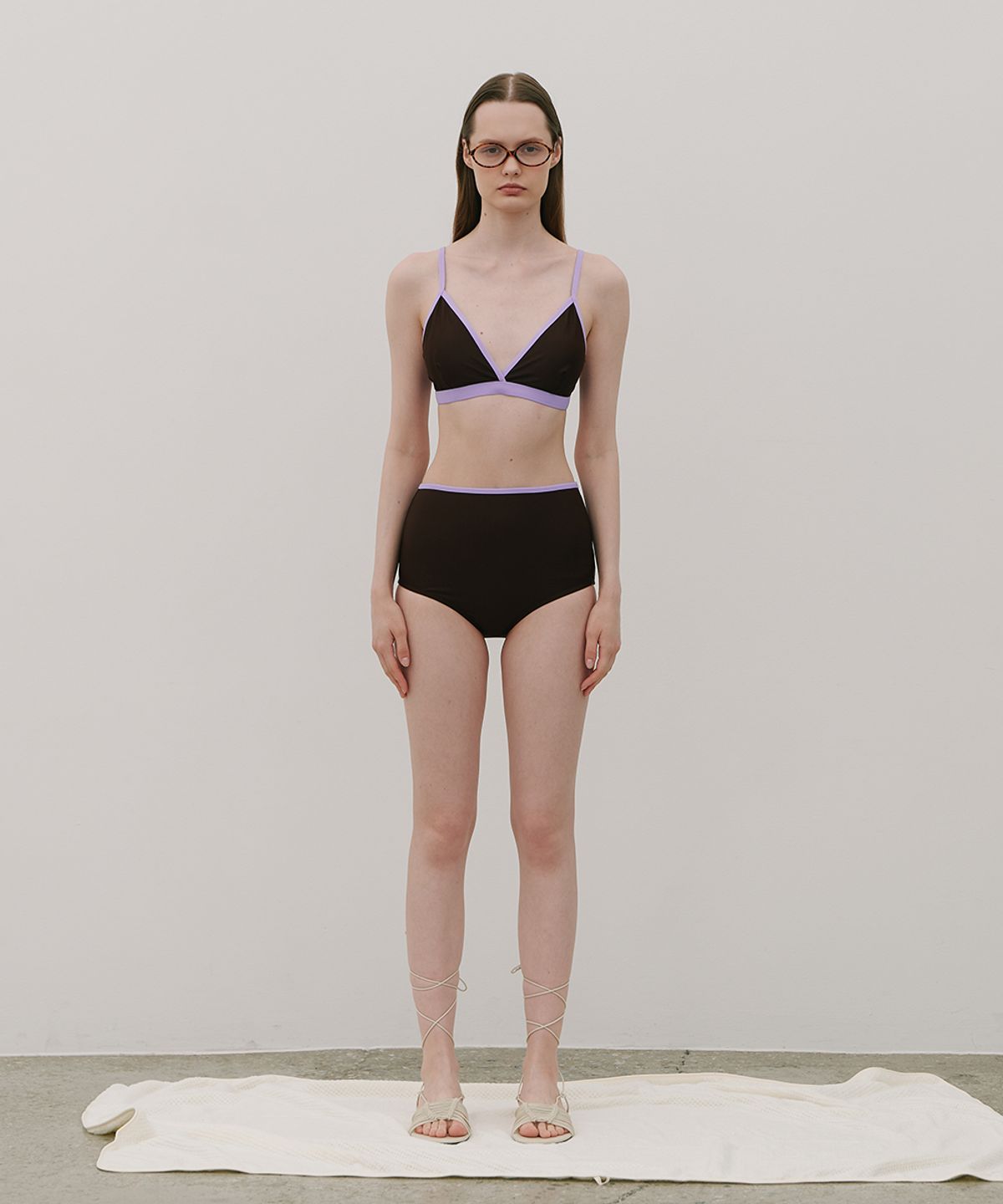 320쇼룸(320SHOWROOM) Tropical Triangle High-Waist Bikini Brown
