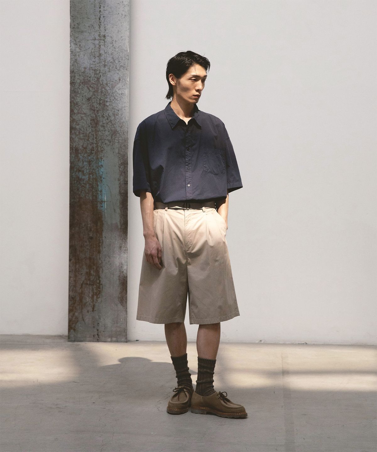 어나더 오피스(ANOTHER OFFICE) Hemingway Bermuda Pants (Universal-Khaki)