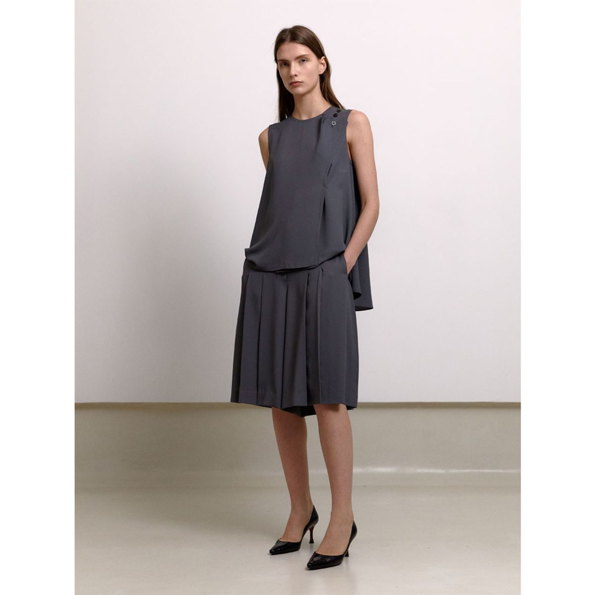 퍼블리카엑스(PUBLICKA X) ELBADI HALF PANTS GRAY