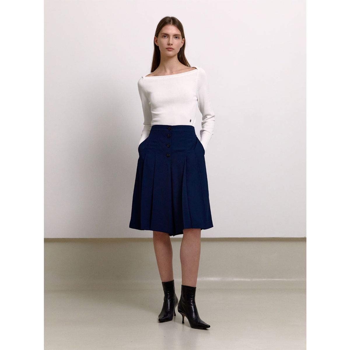 퍼블리카엑스(PUBLICKA X) ELBADI HALF PANTS NAVY