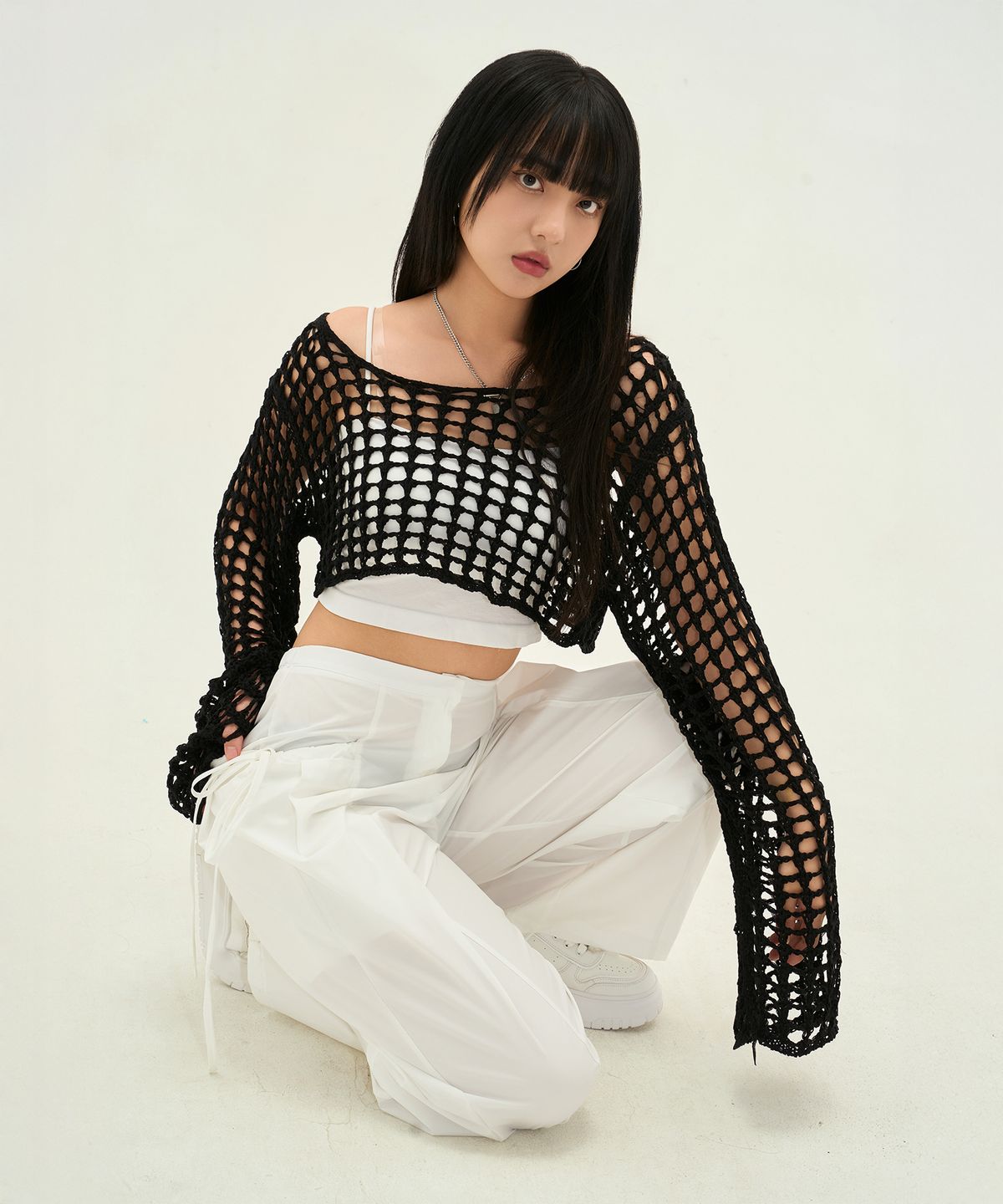 하이파이브(HYFVE) 오픈 스티치 크로셋 크롭 탑