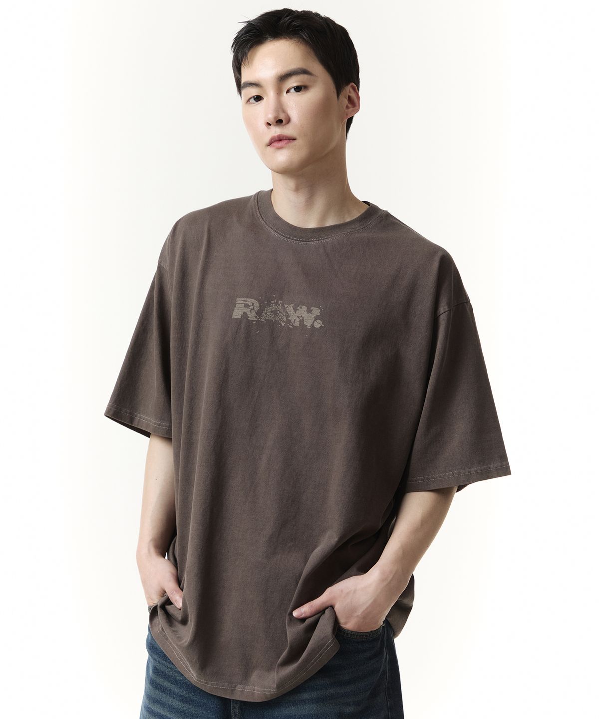 로우랩(RAW LAB) RAW  건로고 피그먼트 반팔 티셔츠 (브라운)