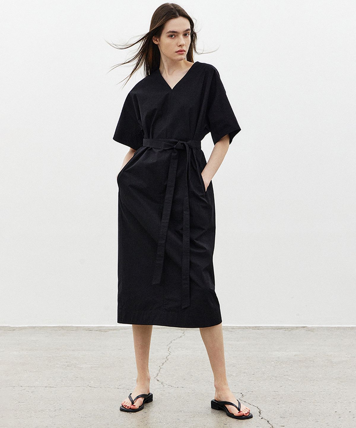 노티아(NOTIA) DOLMAN SLEEVE V NECK ONE-PIECE - BLACK