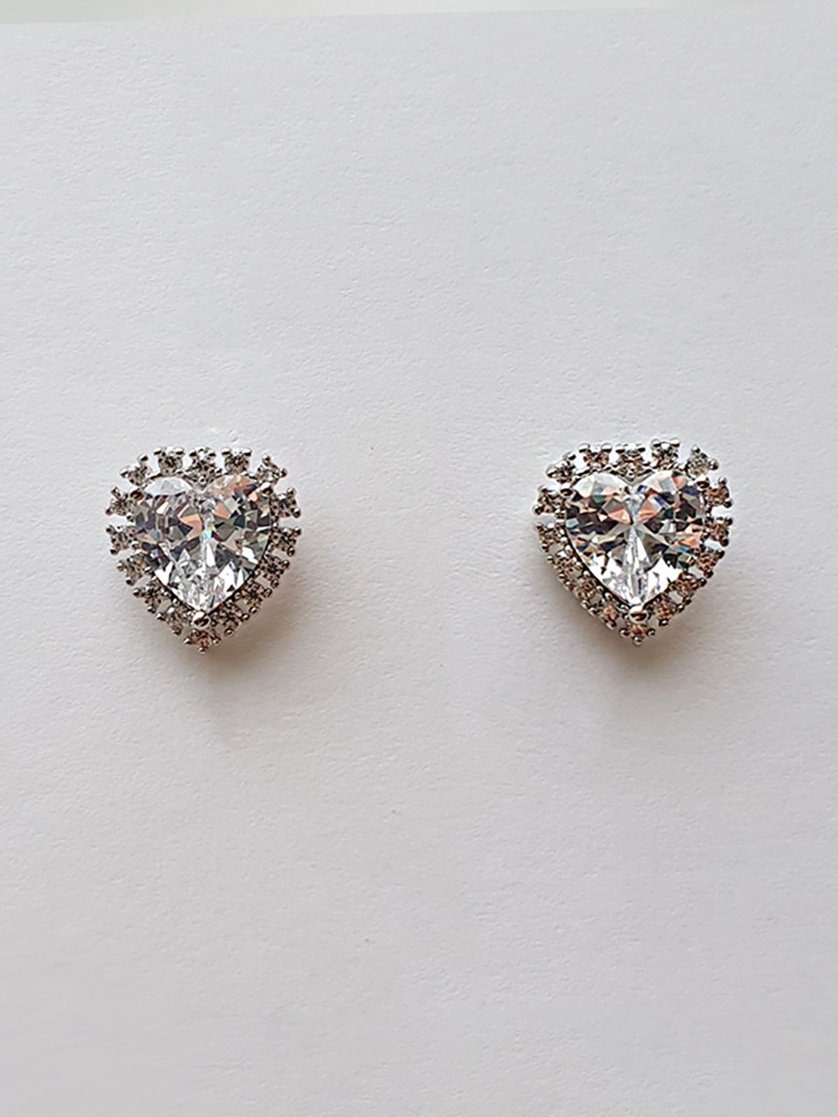 소수(SOSOO) Snowflake Stone Heart Earring 눈송이 원석 하트 귀걸이