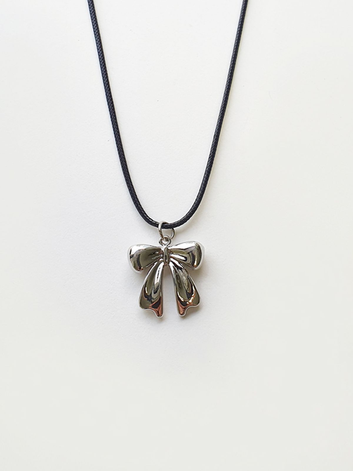 소수(SOSOO) Rebecca Ribbon Leather String Necklace 레베카 리본 가죽 끈 목걸이