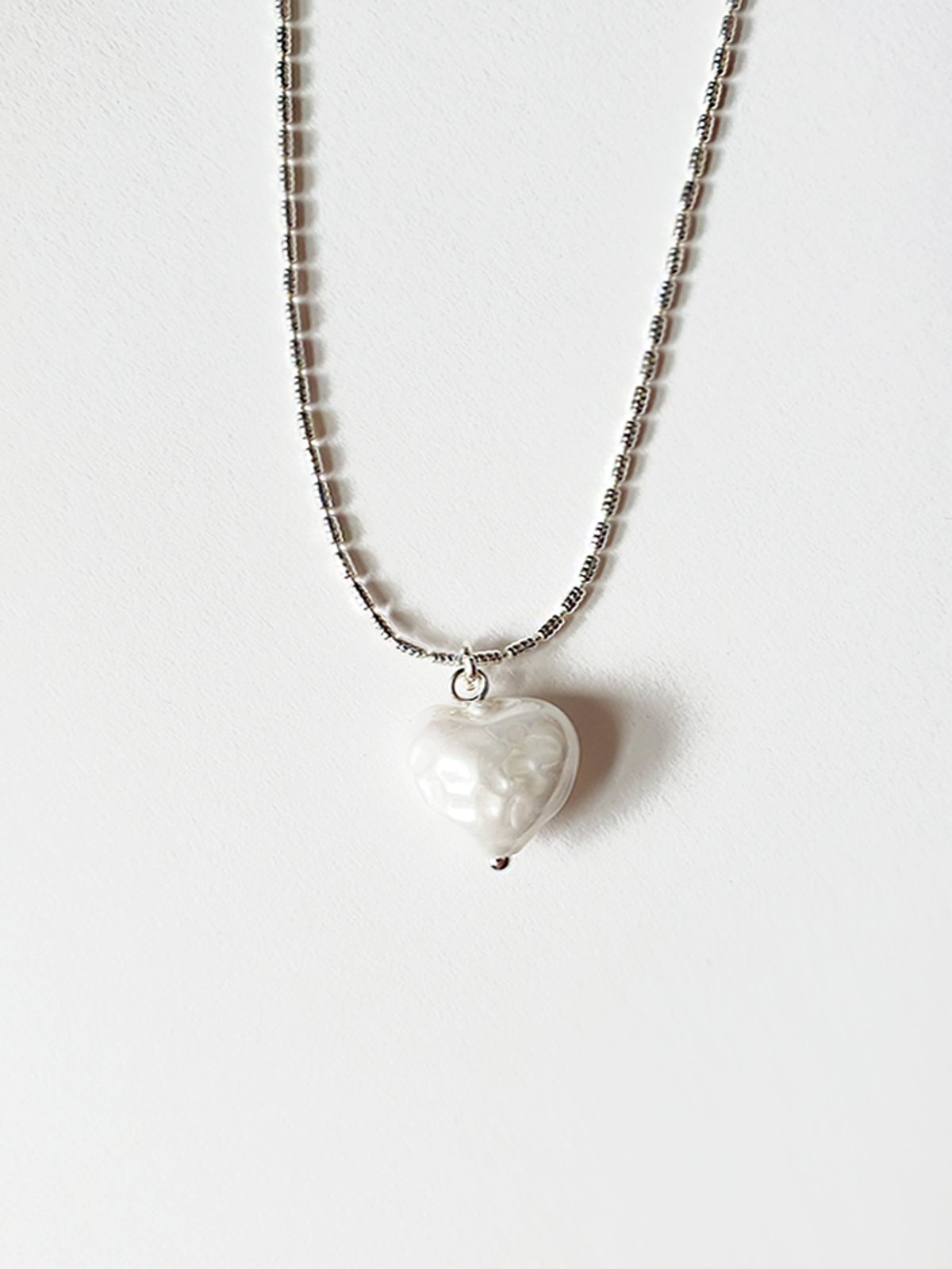 소수(SOSOO) Heart Pearl String Chain Necklace 하트 진주 스트링 체인 목걸이