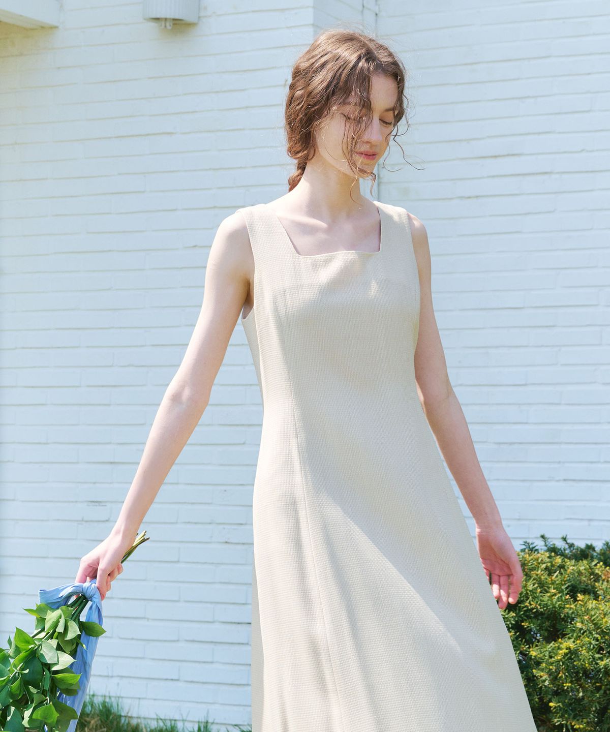 아바몰리(AVA MOLLI) ROUND SQUARE NECK A-LINE OP (YELLOW BEIGE)