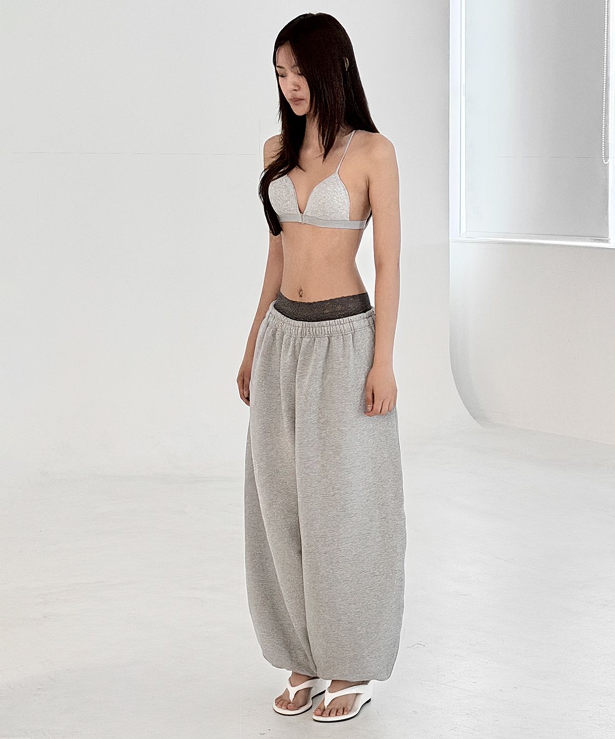오도어(ODOR) Molly wide jogger in basic