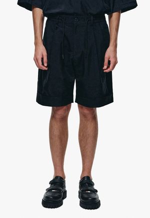 원턱 커프 하프 팬츠 블랙 ZG3PT307BK