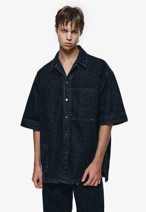퓨처리즘 아트워크 데님 하프 셔츠 블랙 ZG3SH310BK