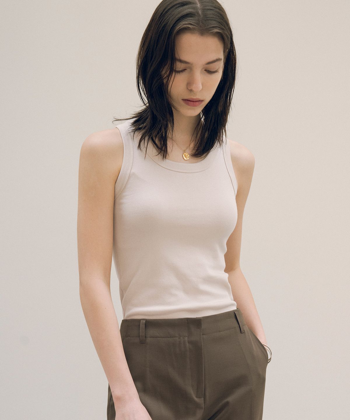 시야쥬(SIYAZU) SITP5152 면모달 스쿱넥 나시_Skin beige
