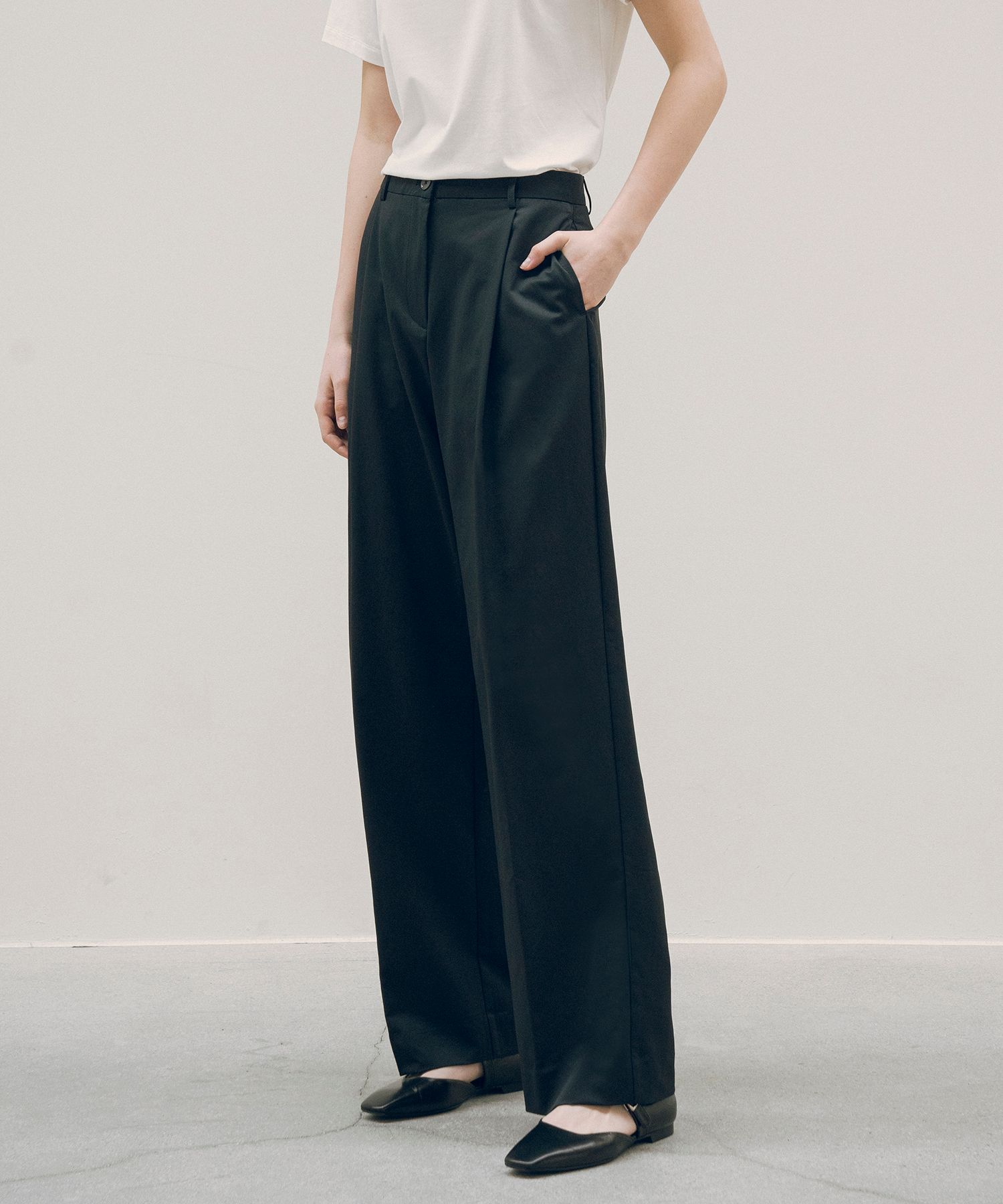 パンツ Siyazu SIPT7119 Essential One-Tuck Nylon Slacks_Black パンツ Siyazu SIPT7119 Essential One-Tuck Nylon Slacks_Black