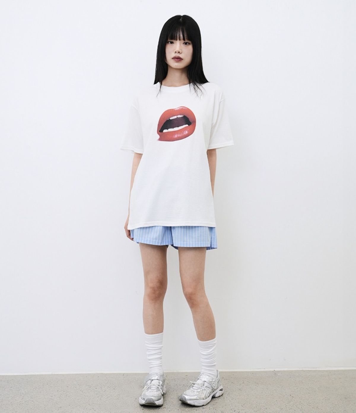 챈스챈스(CHANCECHANCE) LIP T-SHIRT