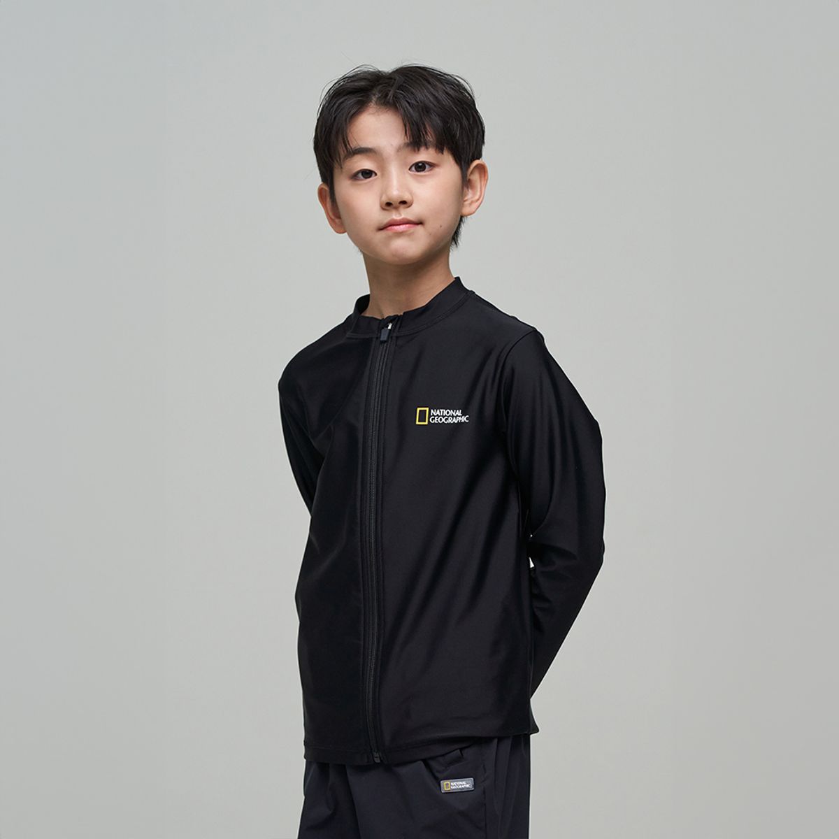 내셔널지오그래픽 키즈(NATIONAL GEOGRAPHIC KIDS) K242URG630 그래픽 래쉬가드 풀집업-2 CARBONBLACK