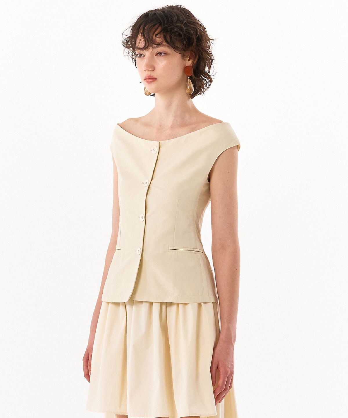 레트흐드레뚜왈(LETTRE DE LE TOILE) Pearl off-shoulder top (cream)