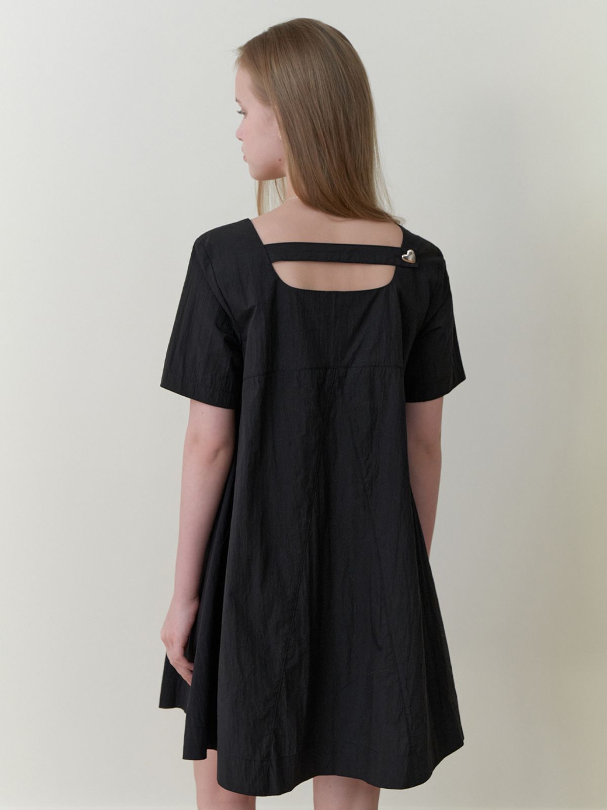 리엘(RE L) Heart button mini dress (black)