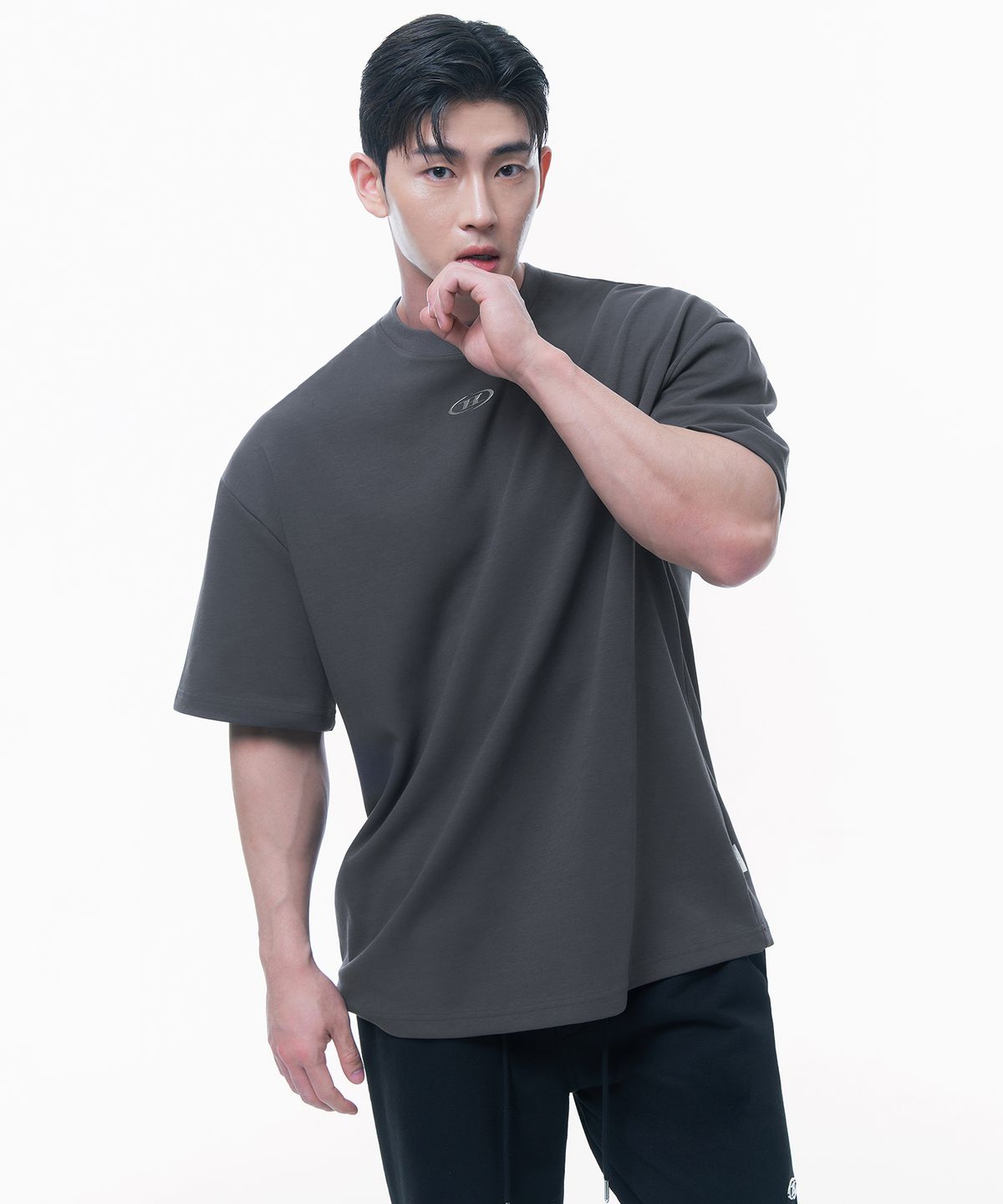 본투윈(BORN TO WIN) SILVER B OVER FIT T-SHIRTS [CHARCOAL]