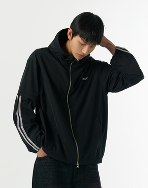 디태처블 슬리브 윈드브레이커 블랙