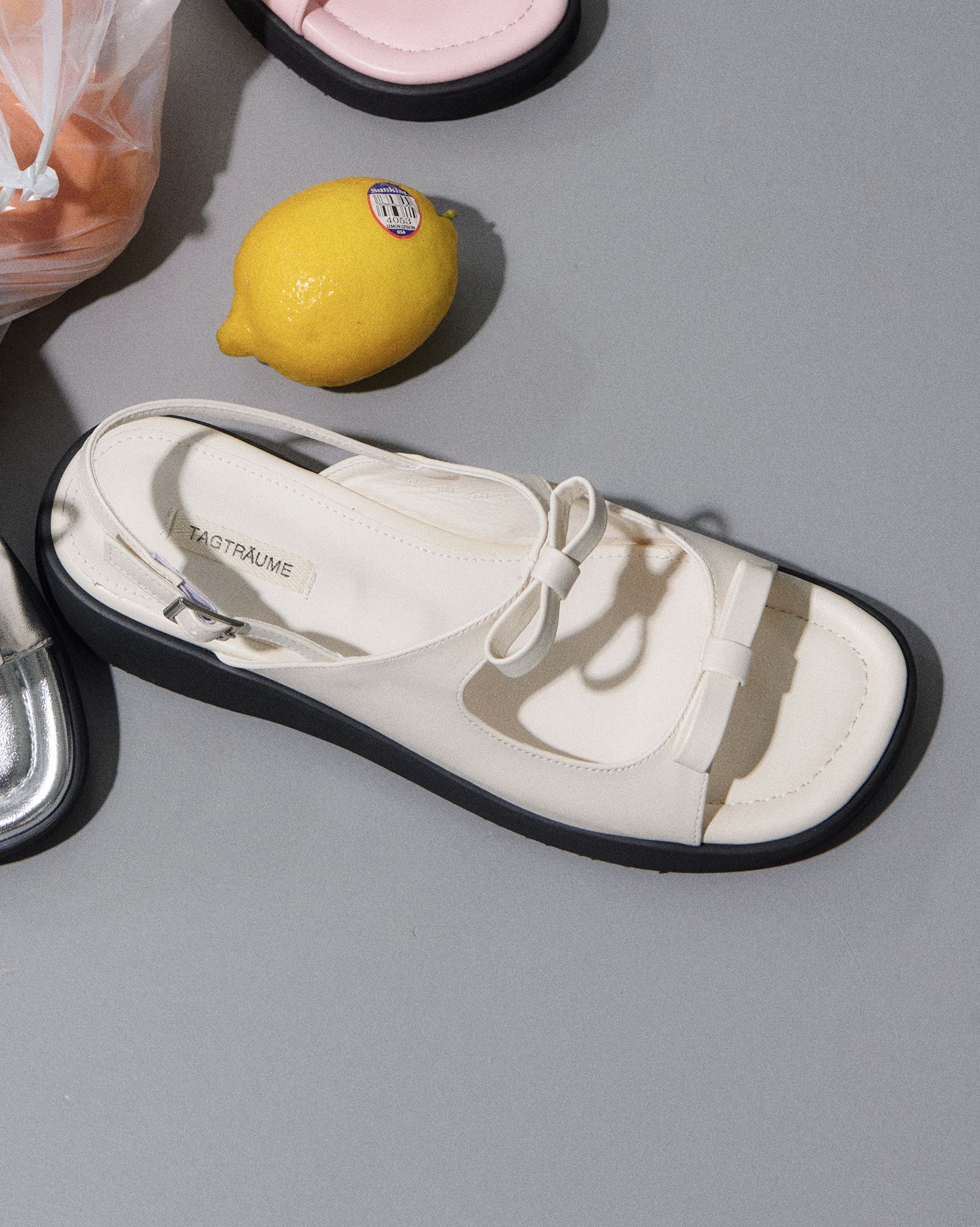 MUSINSA公式 | TAGTRAUME Peony Ribbon Platform Sandals - Ivory 