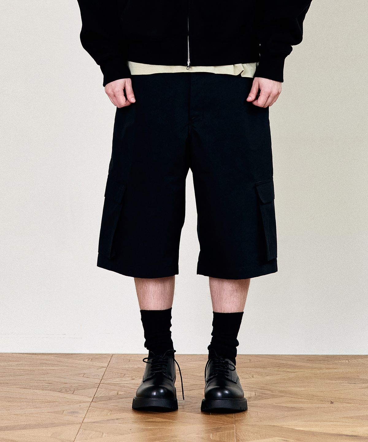 호이테(HEUTE) HET STRAP COTTON CARGO SHORTS (BLACK)