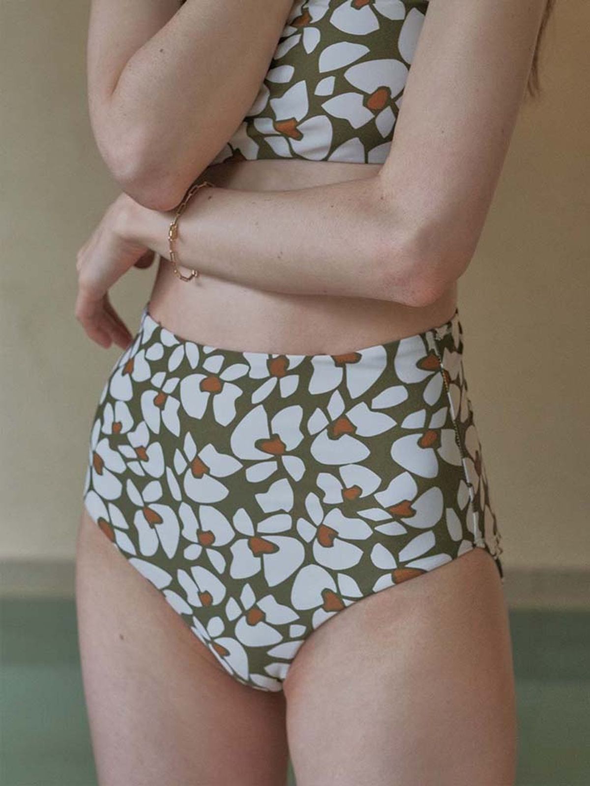 파인베이(FINEBAY) High-rise Brief, Floral Green