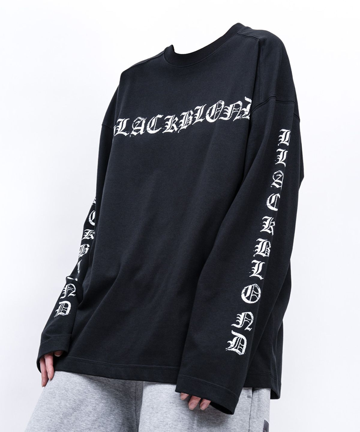 블랙블론드(BLACKBLOND) 비비디 크러쉬드 페이쓰 긴팔티 (블랙)