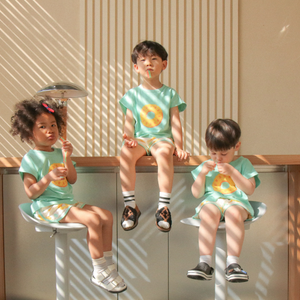 반소매 상하의_베르트 안나나스