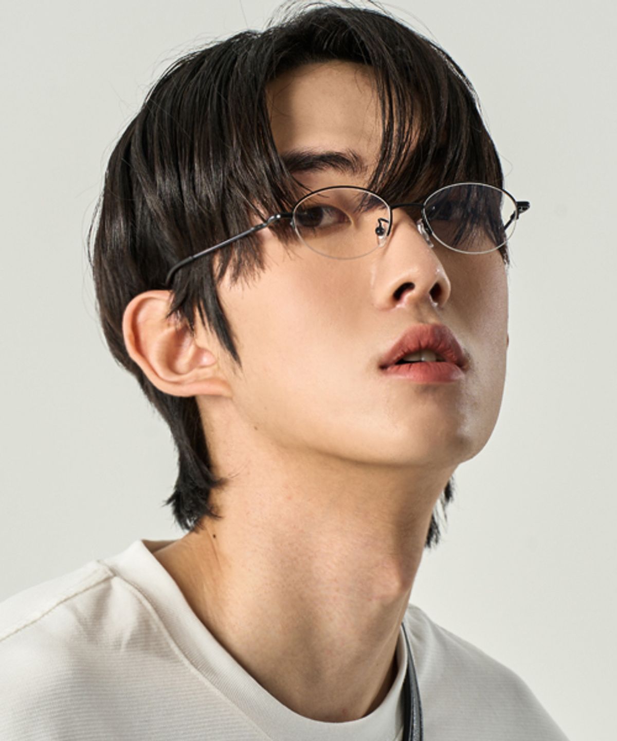 콜릿(KOLEAT) 티타늄 긱시크 투명 블루레이 차단 검정테 원형 글라스 안경 [BCTG] MEN ver.