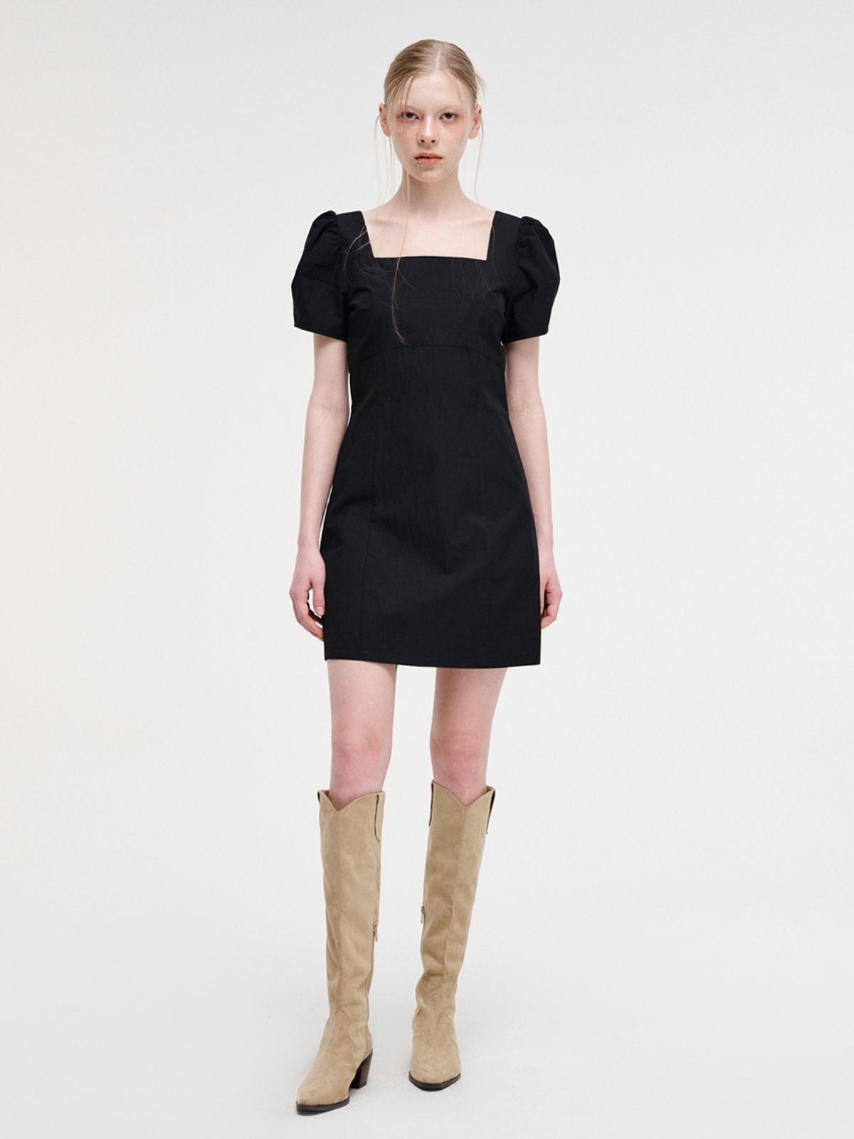 에트몽(ETMON) Square Puff Mini Dress, Black